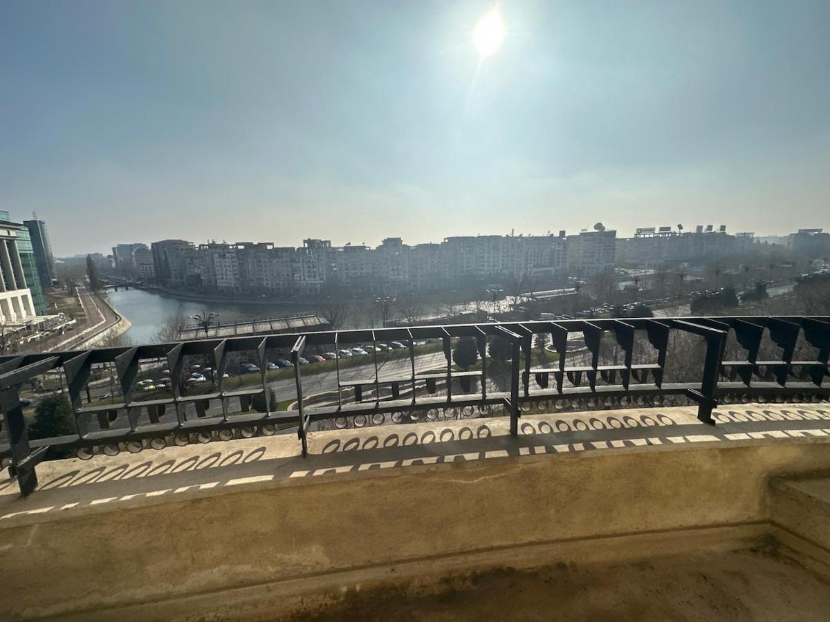 Unirii Lake Tribunal Букурещ Екстериор снимка