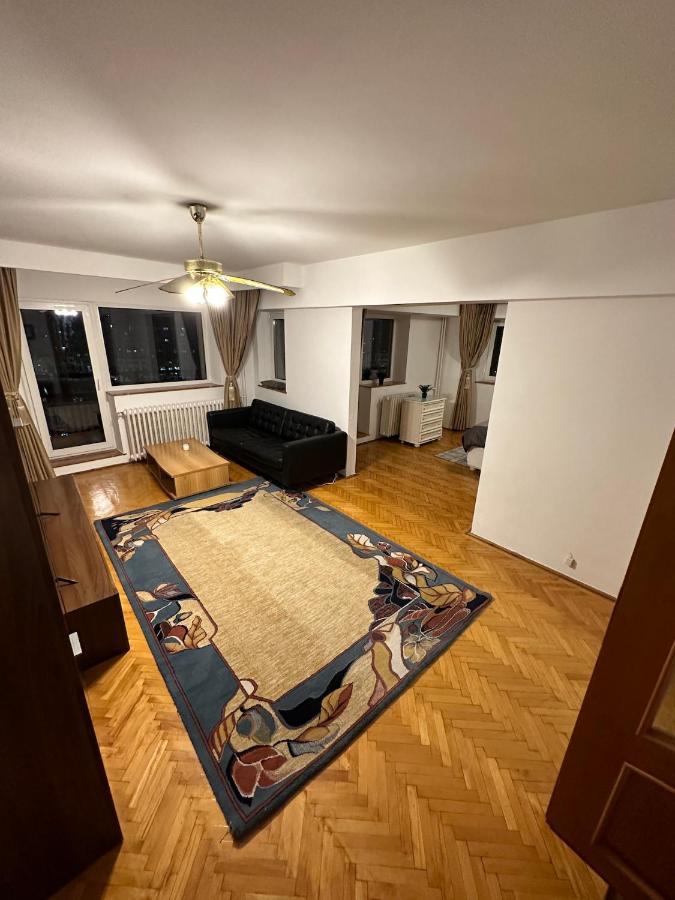 Unirii Lake Tribunal Букурещ Екстериор снимка