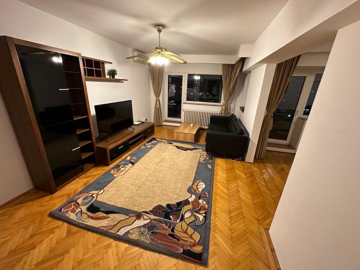 Unirii Lake Tribunal Букурещ Екстериор снимка