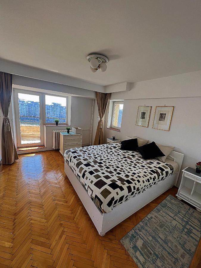Unirii Lake Tribunal Букурещ Екстериор снимка